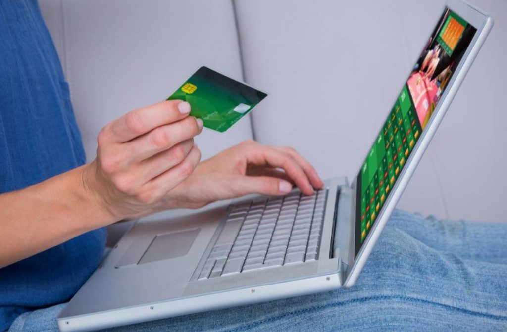 gamble online with laptop